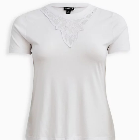 torrid Tops - ⭐HP⭐ NWT - TORRID WHITE EMBROIDERED TEE - SZ 2X